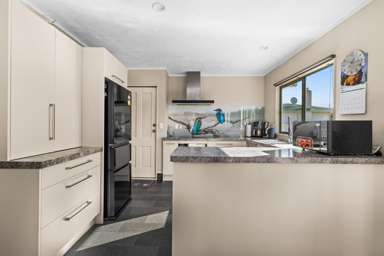 2/15 Burness Road_3