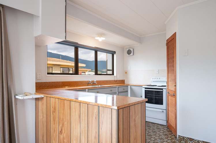 2/18 Ranui Road Stoke_6