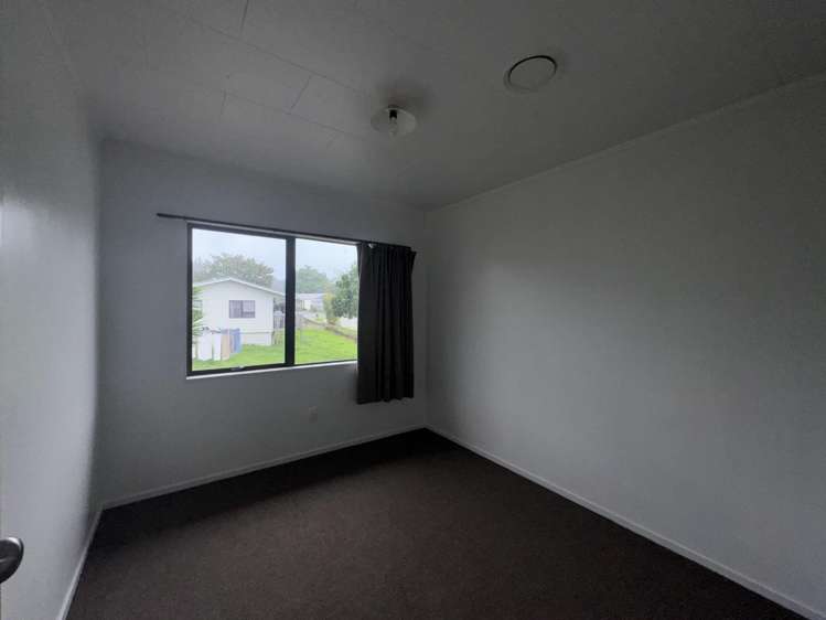 124B Paramount Parade 2033_6