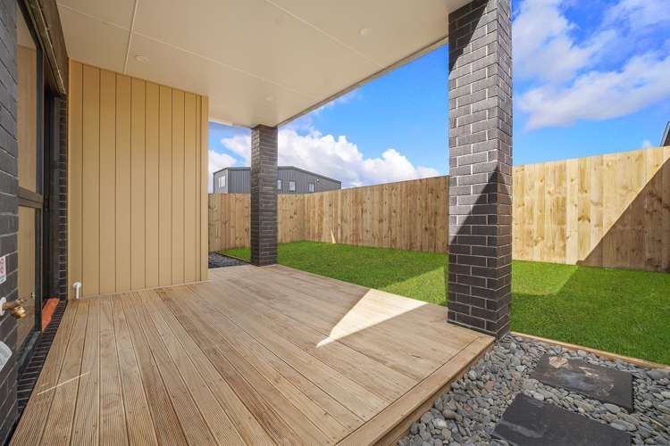 8 Stableford Crescent Opaheke_13