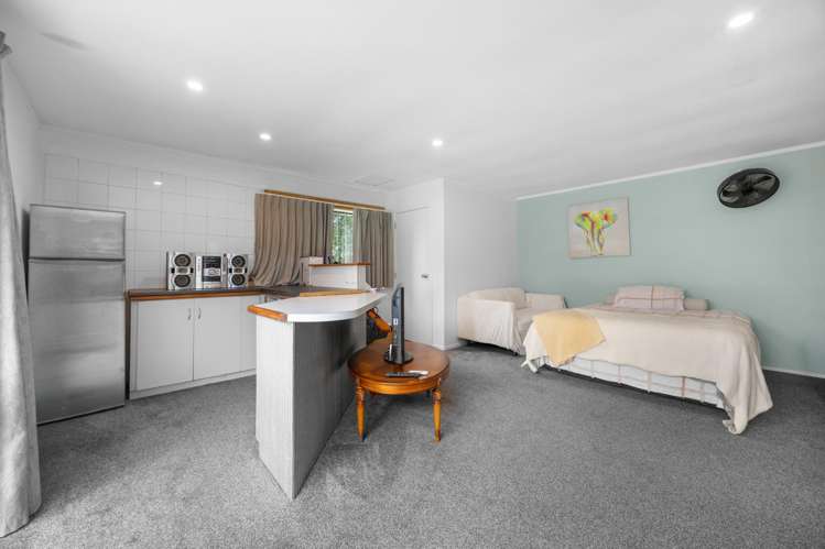 32 Taioma Crescent Te Atatu Peninsula_23