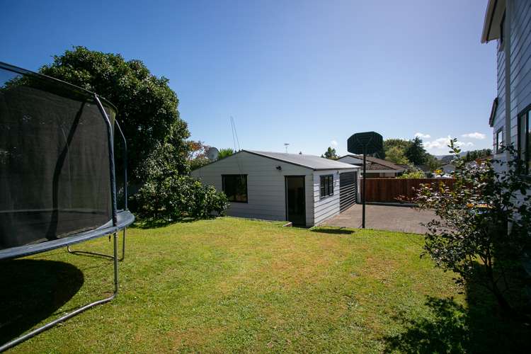 45 Sheridan Crescent Leamington_19