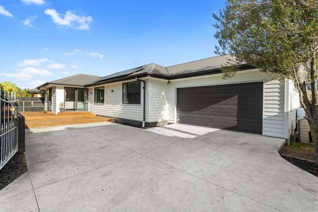 Ready Now - Easy Living and Fantastic Location!