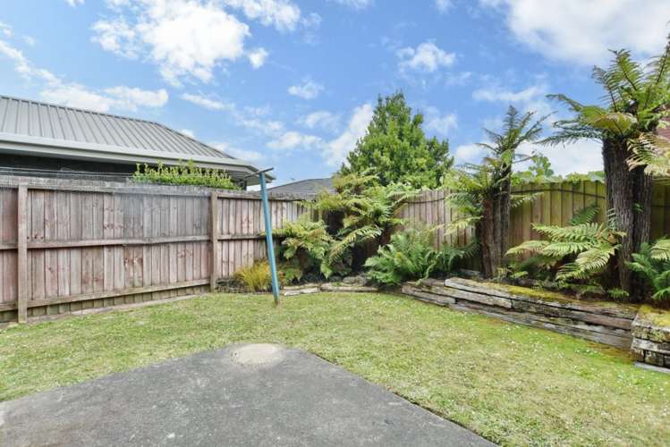 1/49A Regency Crescent Redwood_18