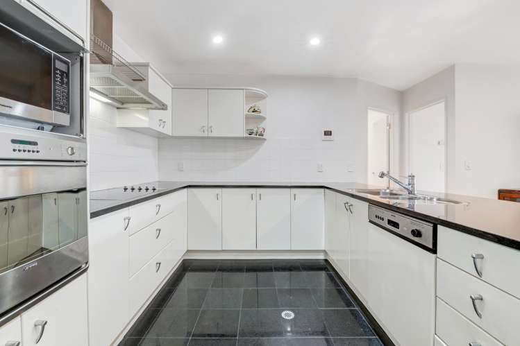 1B/5 The Promenade Takapuna_11