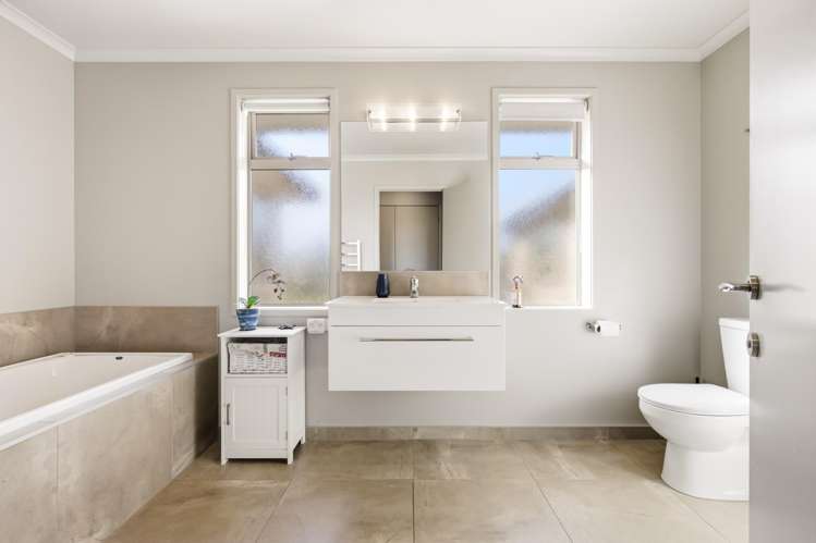 2 Brompton Close Richmond Heights_11
