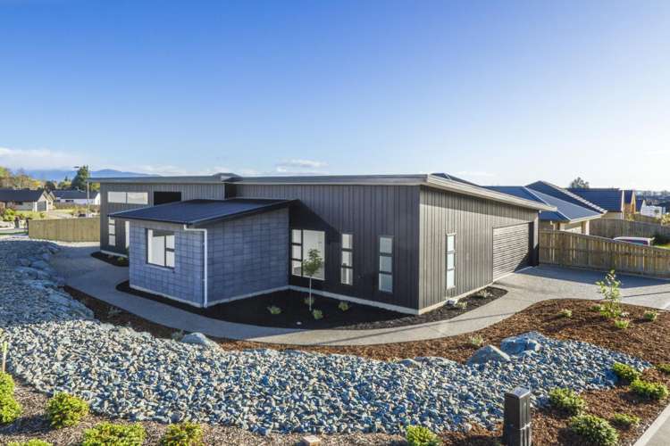 16 Sabine Drive Richmond_2