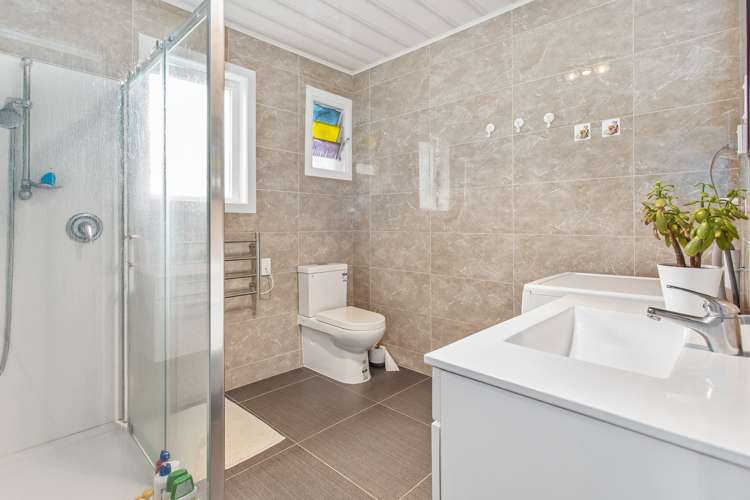 438 Old Te Atatu Road Te Atatu Peninsula_13