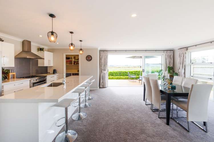 11 Saint Heliers Grove Fitzherbert_16