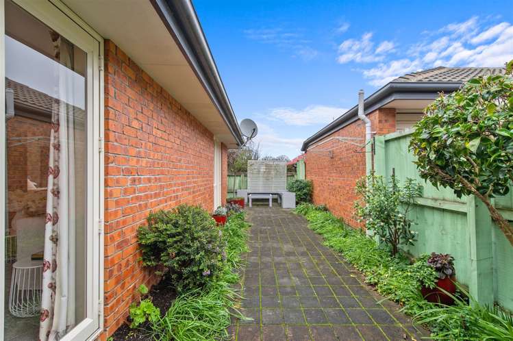 4 Fleur Lane Burwood_5