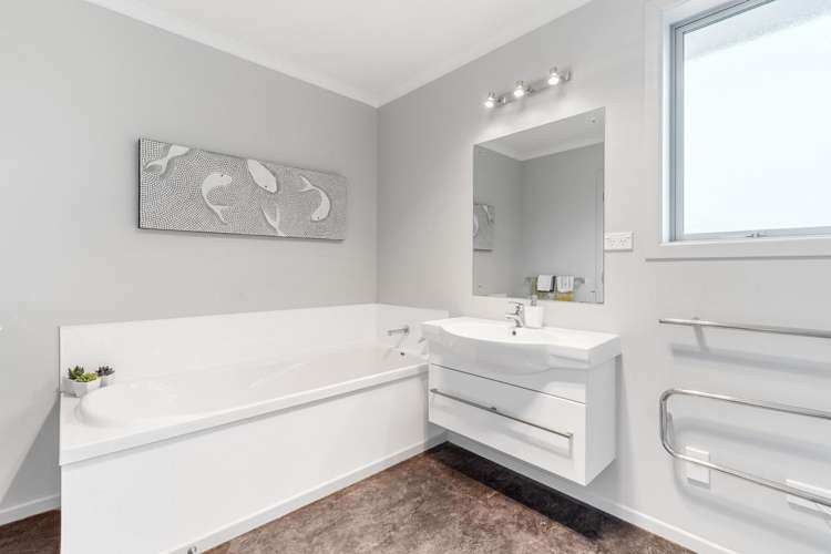 23 Grandvista Drive Green Island_19