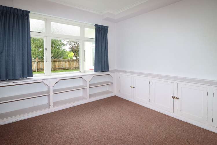 204 High Street South Carterton_15