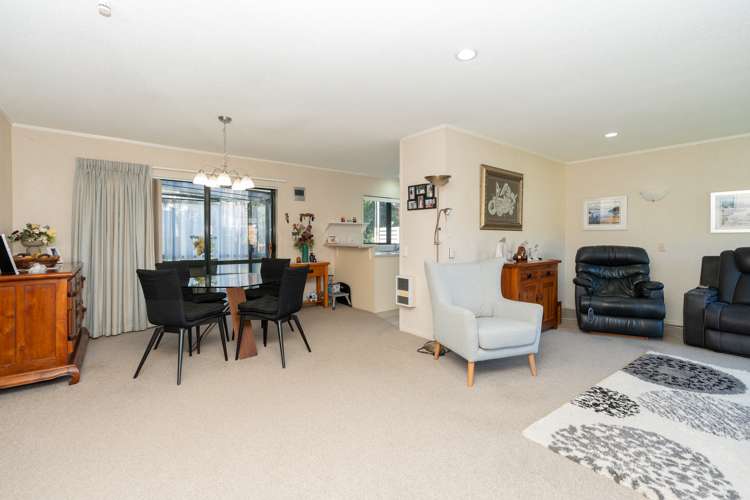 83 Grosvenor Gardens Flagstaff_6