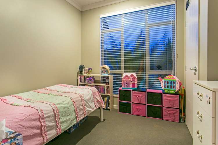 28 Huntington Park Drive Greenhithe_16