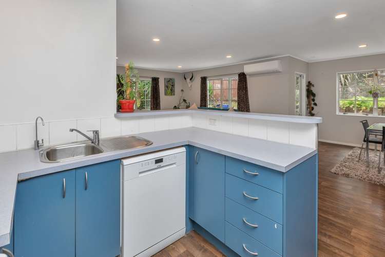 10 Howards Way Kamo_11