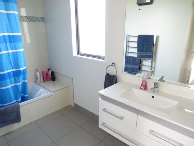 50 Quinnat Street Albert Town_9