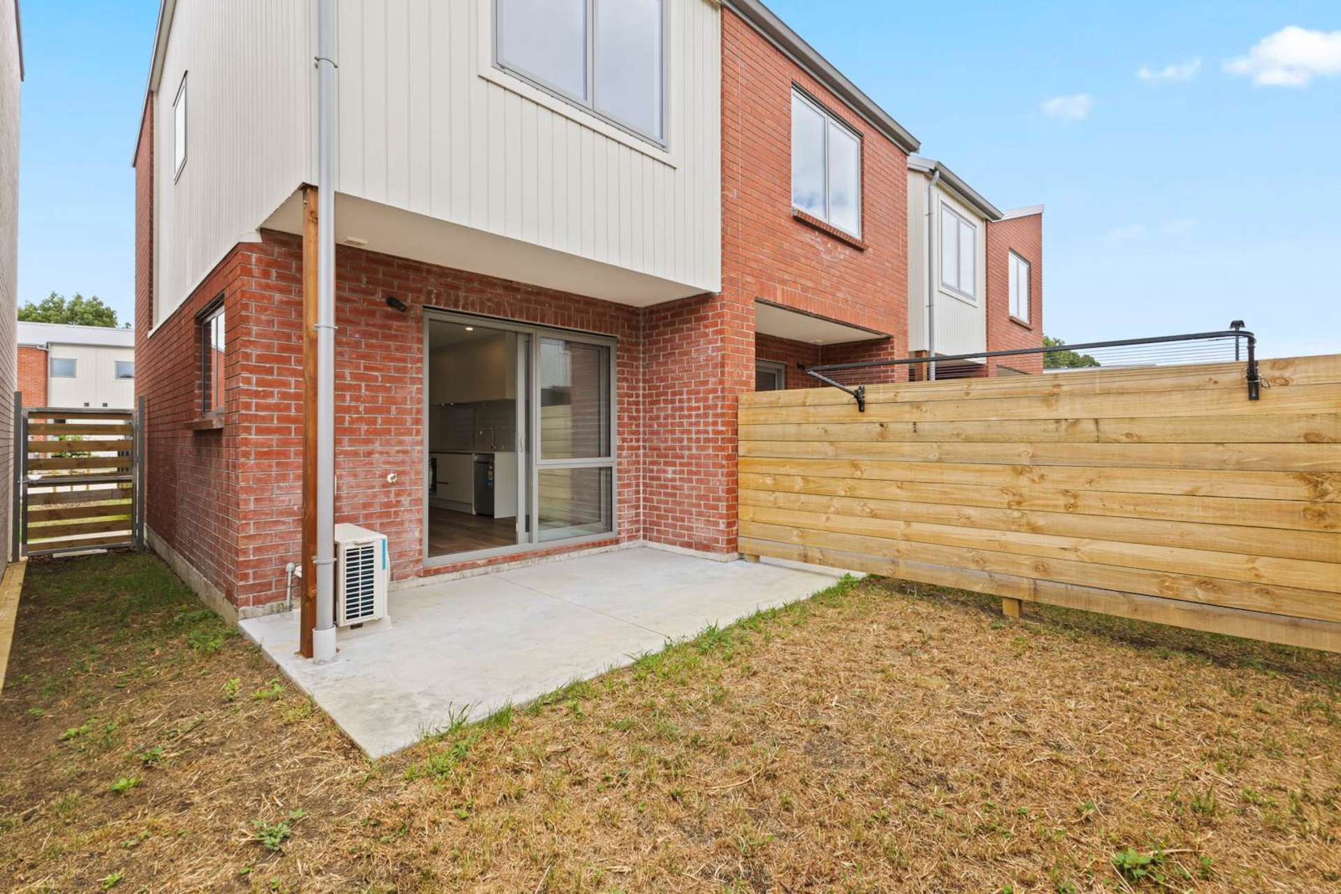 27 Te Ara Wai Mangere East_0