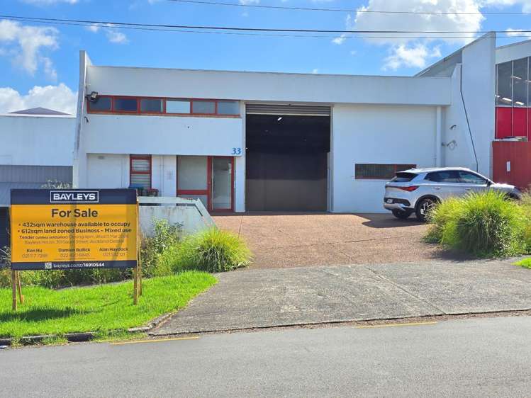 33 Leslie Avenue_0