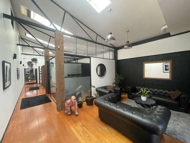 Modern City-Fringe Living in the Heart of Auckland