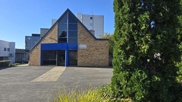 Sought-after City Centre position - onsite parking
