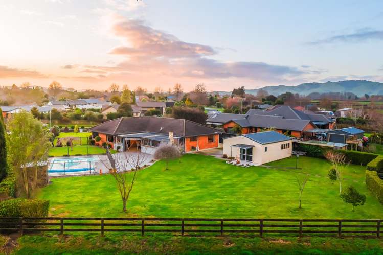 8 De La Mare Drive_1