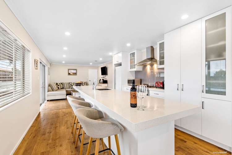 5a Bradbury Road Botany Downs_3