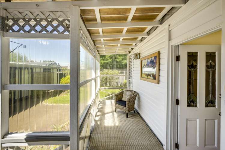 1209 Caroline Road Mayfair_5