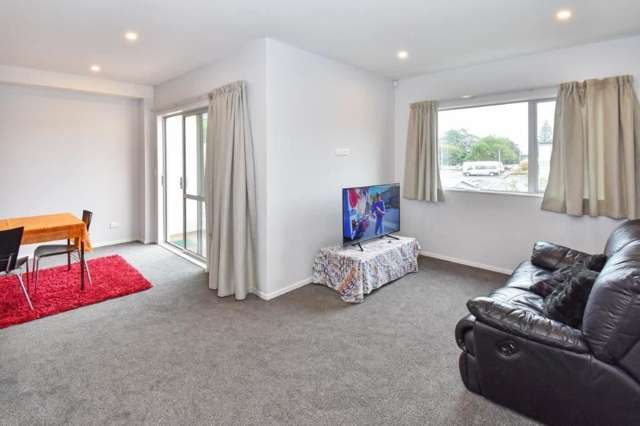 37/11 Ray Small Drive Papakura_3