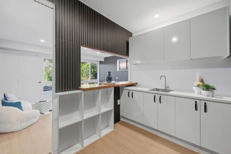 21 Lawrence Crescent Hill Park_17