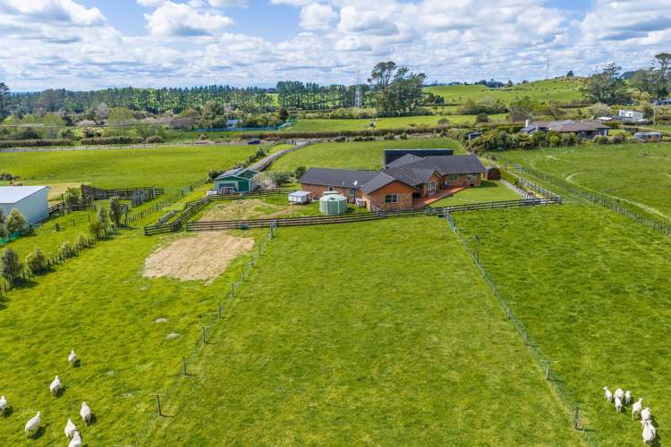 1484 Egmont Road Egmont Village_4