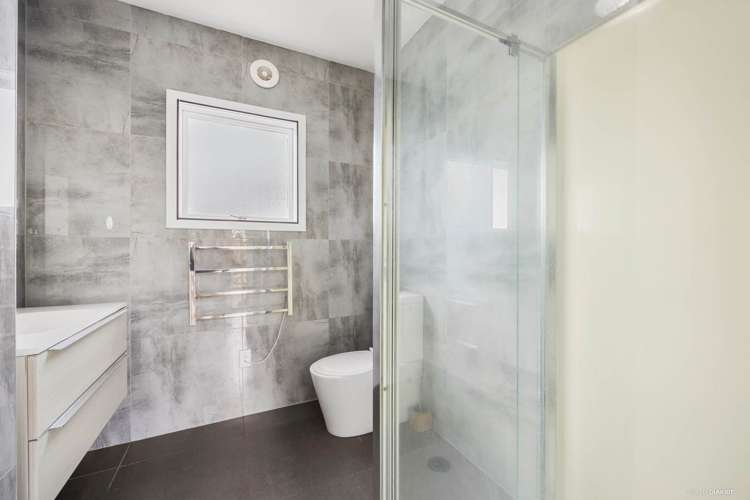 685 Beach Road Rothesay Bay_15