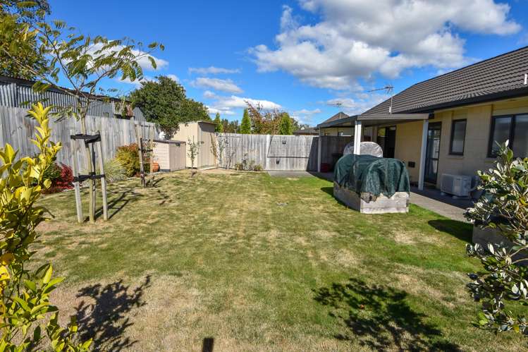 9 Ashmore Park Road Carterton_15