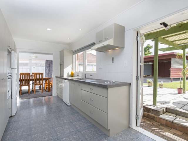 30 Meadway Sunnyhills_4