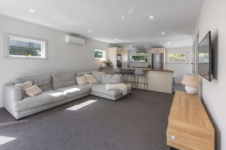 35 The Esplanade Raumati South_17