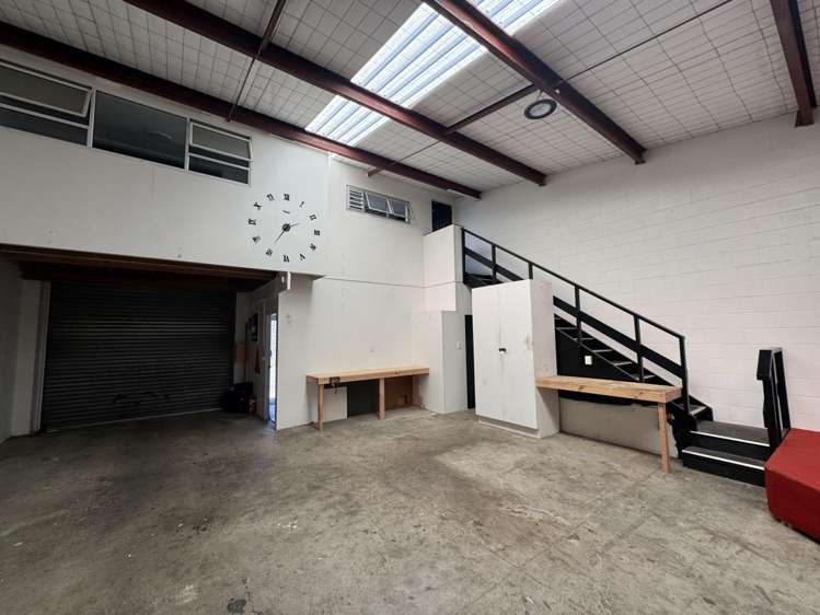 3/3 Avenger Place Glendene_2