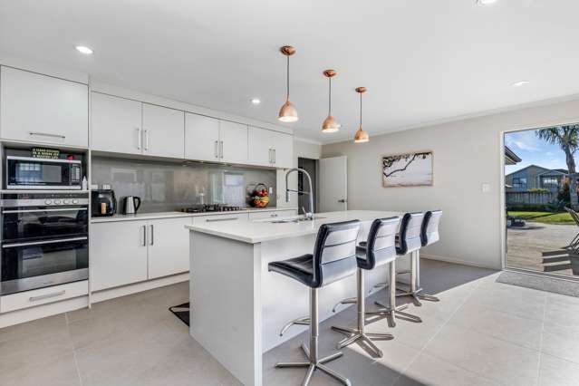 61 Turnberry Drive Wattle Downs_1