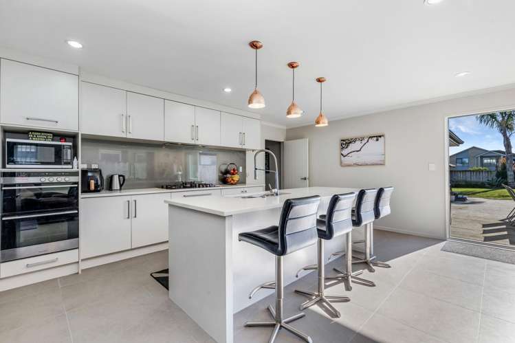 61 Turnberry Drive_2