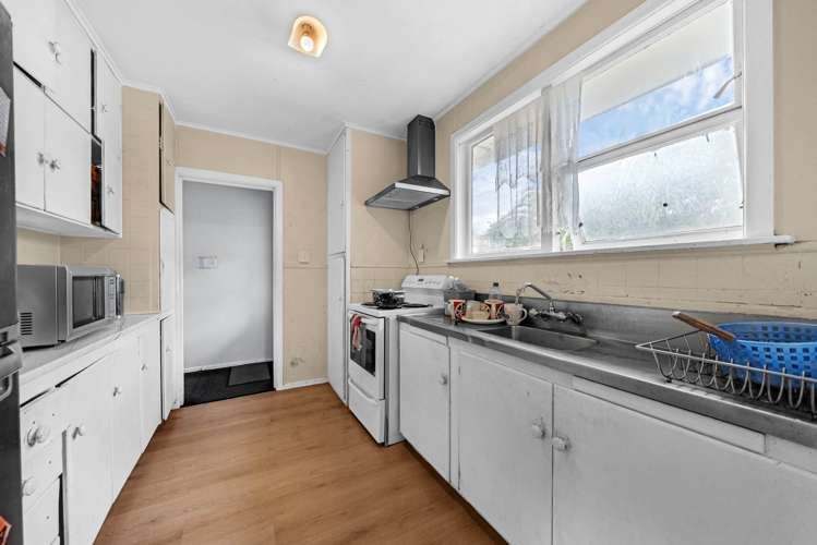 64 Fisher Crescent Otara_8