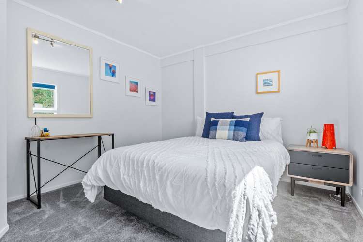 532 Beach Road Murrays Bay_12