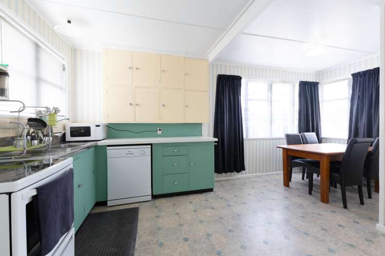 24 Clyde Crescent Roslyn_5