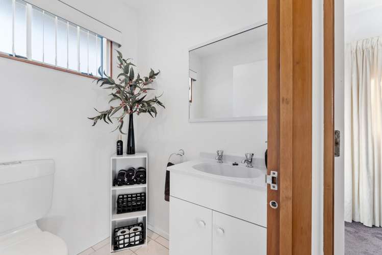 21 Fishermans Cove Army Bay_23