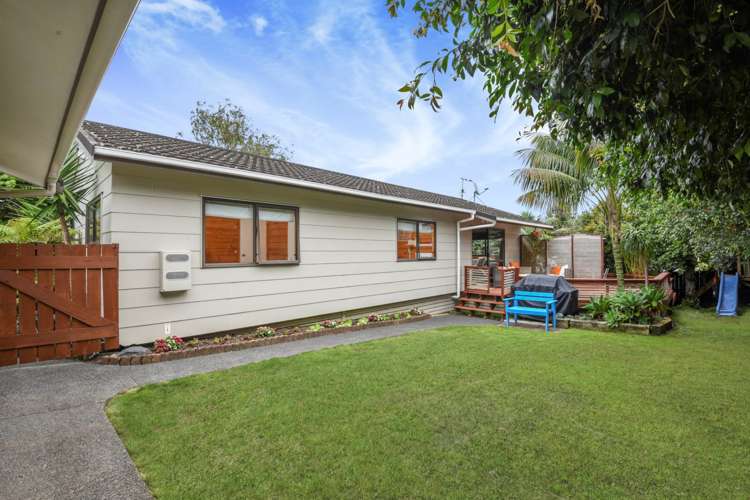 22 Sandgate Avenue Botany Downs_13