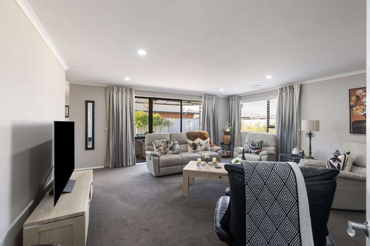 6 Liberty Grove Kelvin Grove_18
