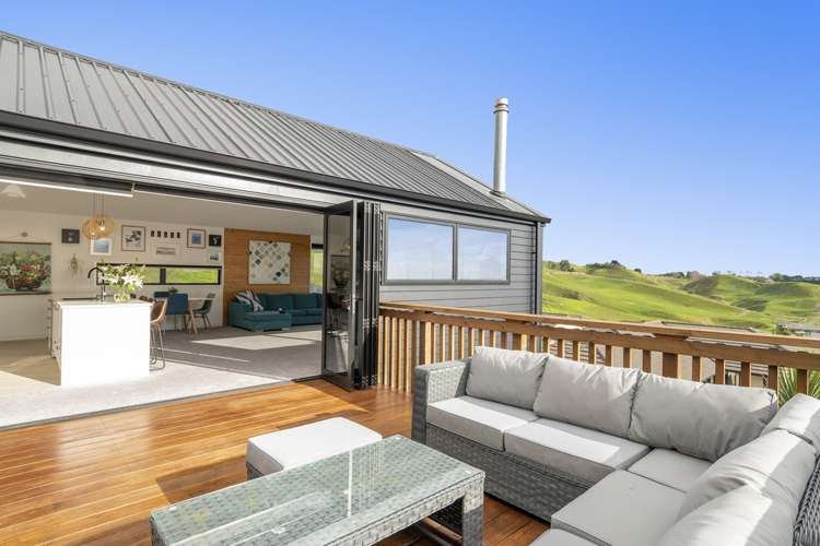 272 Ballintoy Park Drive Welcome Bay_2