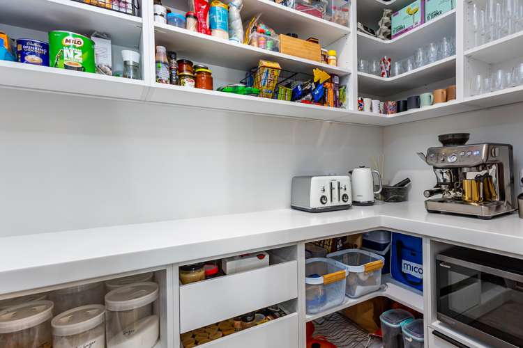 162 Beach Road East Elgin_12