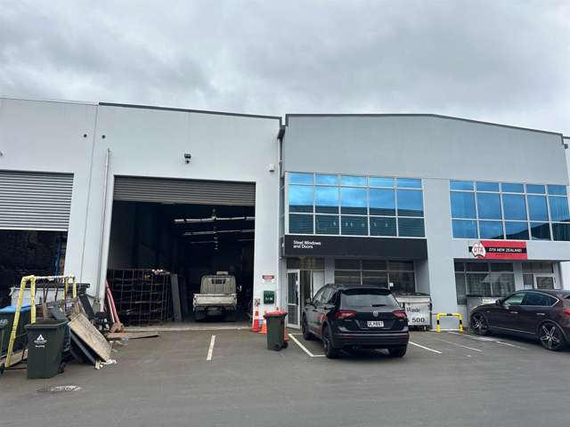 2/27 Cain Road Penrose_1