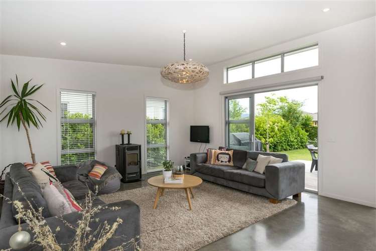 11 Nottinghill Drive Springlands_5