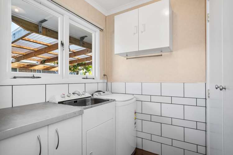 54a Pemberton Crescent Greerton_9