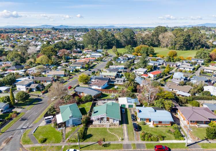 30 Garden Heights Avenue Glenview_17