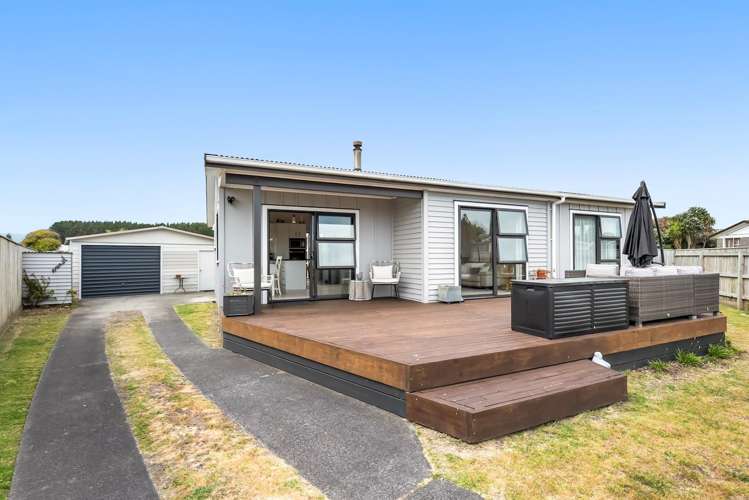 1 Colenso Place ōtaki Beach_5